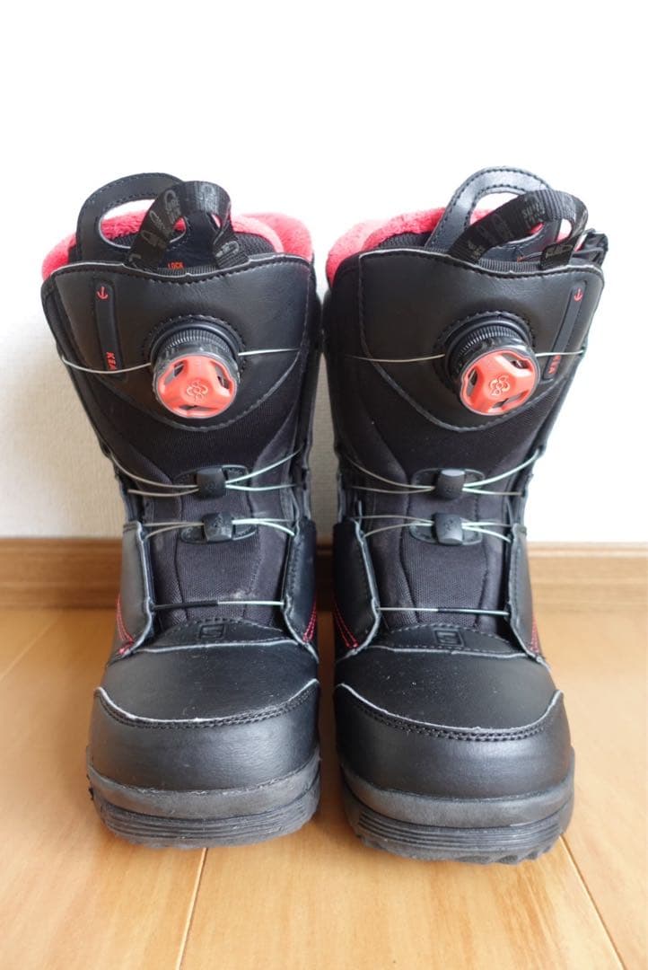 SALOMON 女性用スノーボードブーツ