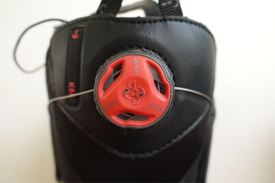 SALOMON 女性用スノーボードブーツ