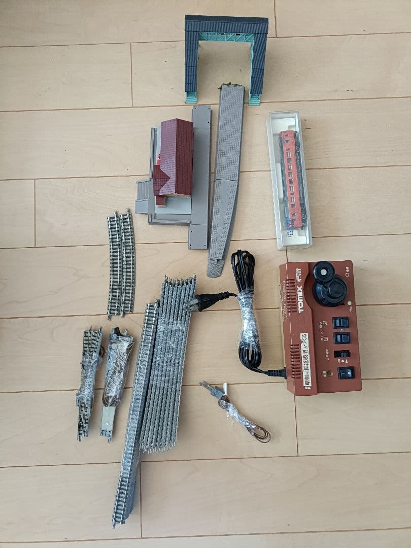 待避線レイアウト キハ40M車 パワーユニット 電動ポイント 駅舎付　フルセット