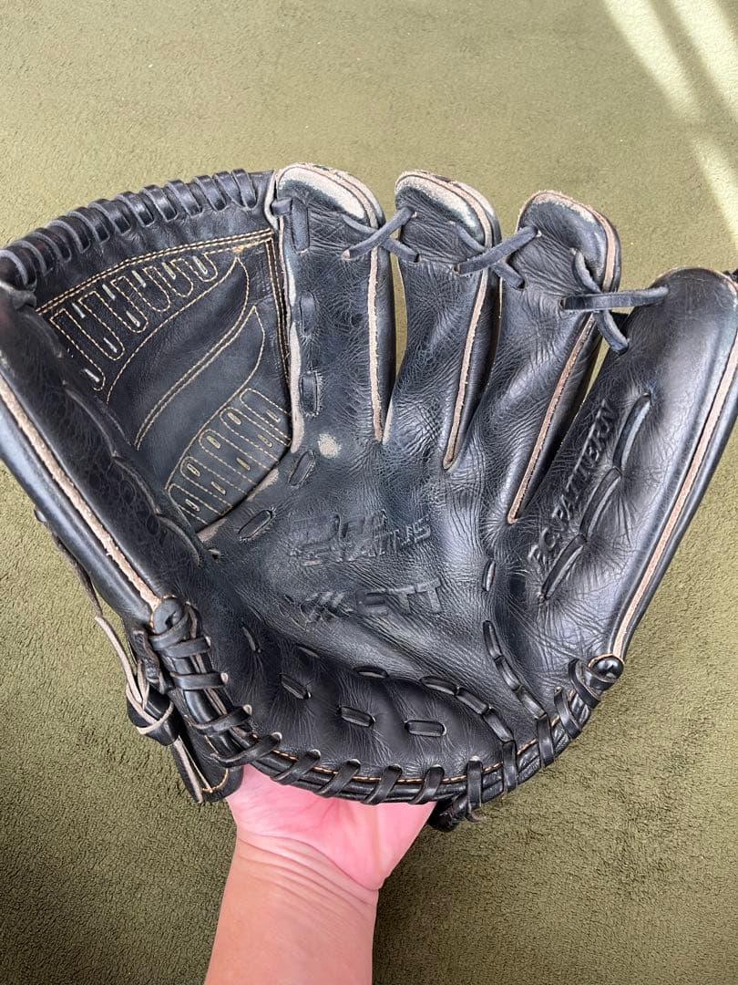 ZETT 硬式グローブ投手用 黒レザー