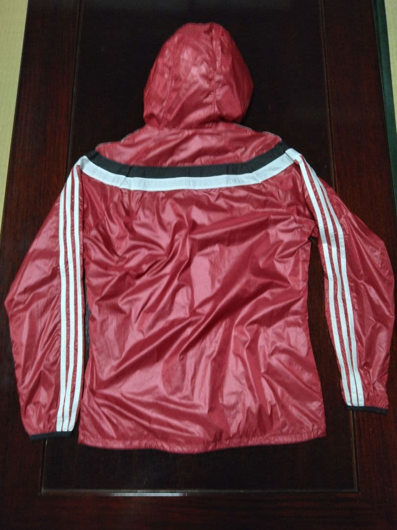 2/8までセール！ACミラン　adidas ウィンドブレーカー　赤