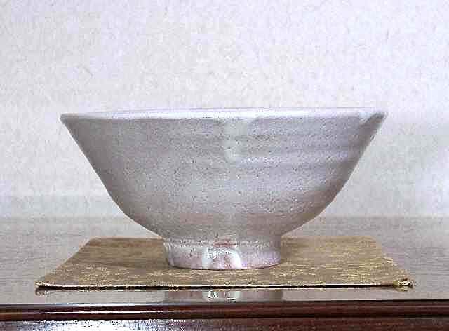 益子焼　吉川心水 作　井戸形　茶碗　無傷　共箱　保証。