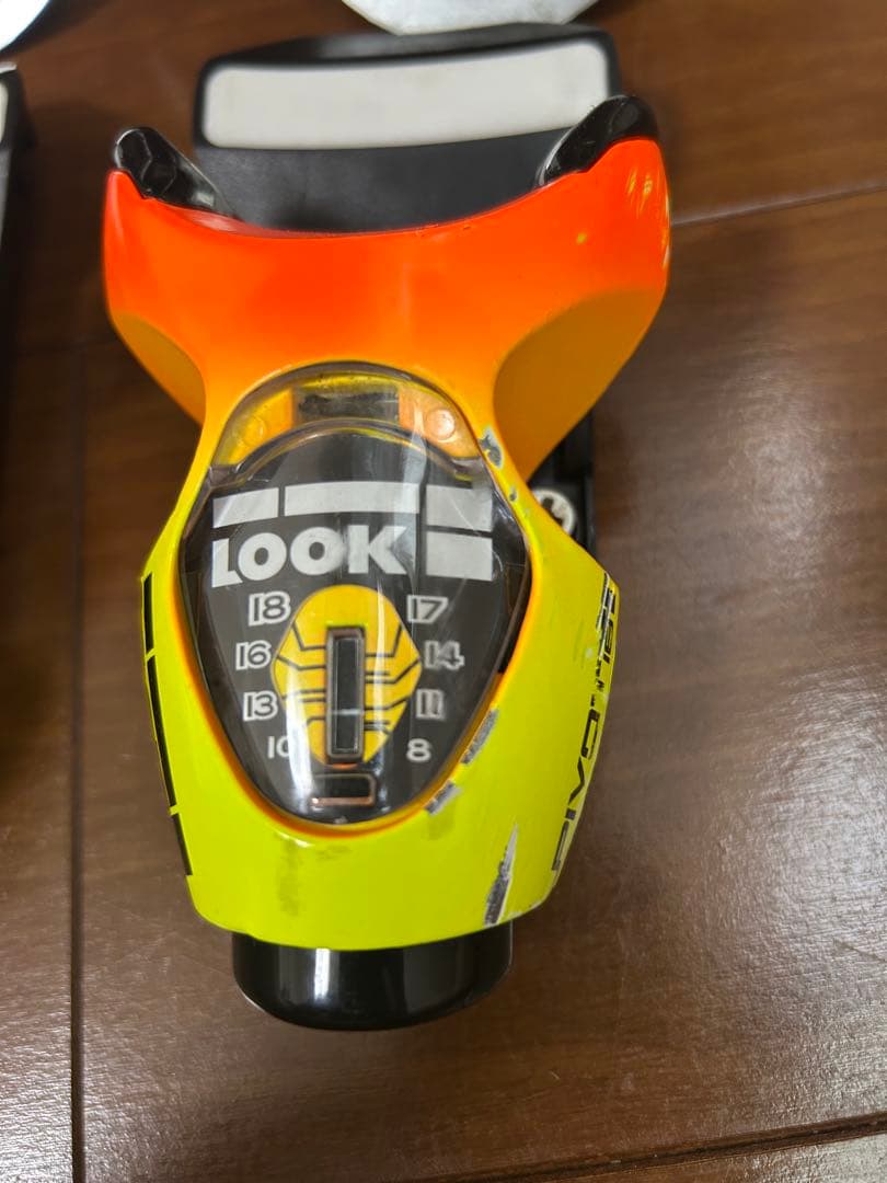 スキー Look Pivot 18