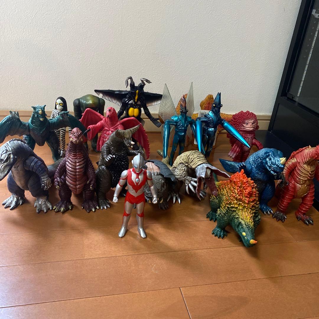 バンダイ製 ウルトラマンパワード ソフビ 18体セット