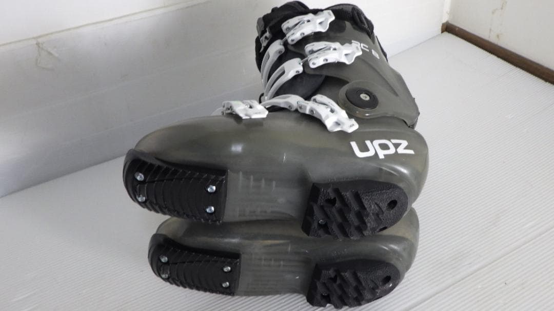 T*3様 733/キレイ目　UPZ RC 8 スノーボード　アルペンボード用ブー
