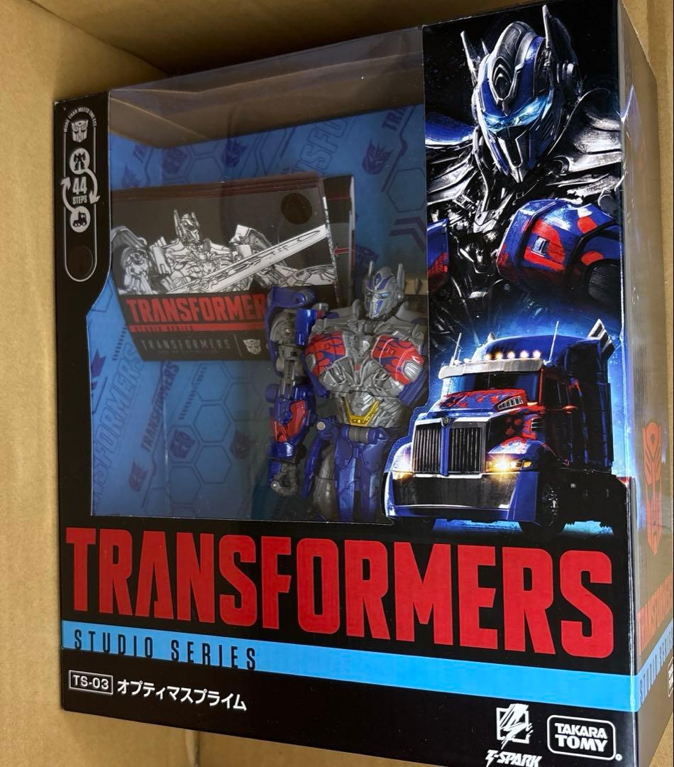 トランスフォーマー　スタジオシリーズ オプティマスプライム