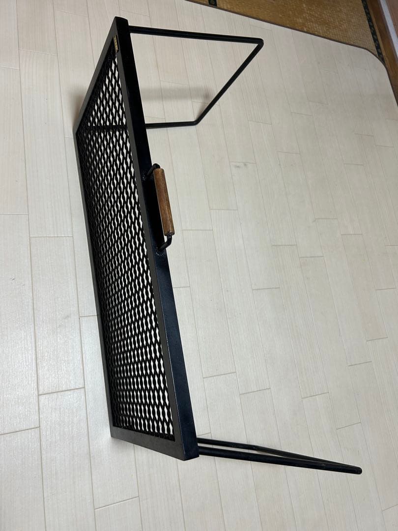 サンゾー工務店より大き目無骨アイアンテーブル