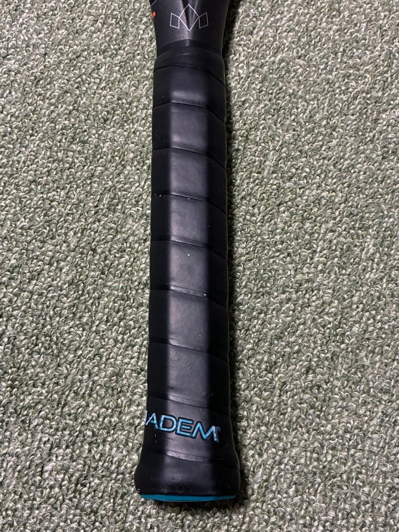 ダイアデム AXIS98 テニスラケット