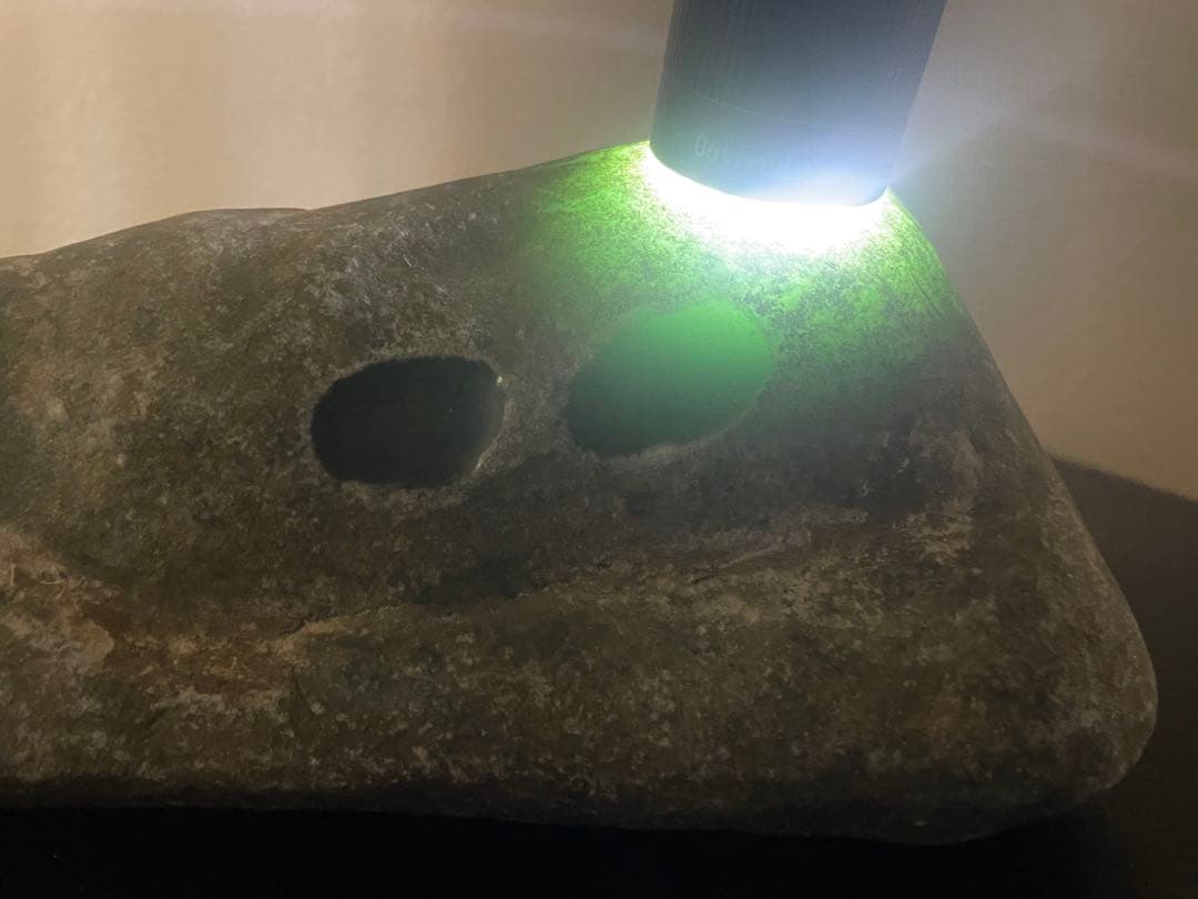 【高品質・透過抜群】翡翠原石 3.9kg