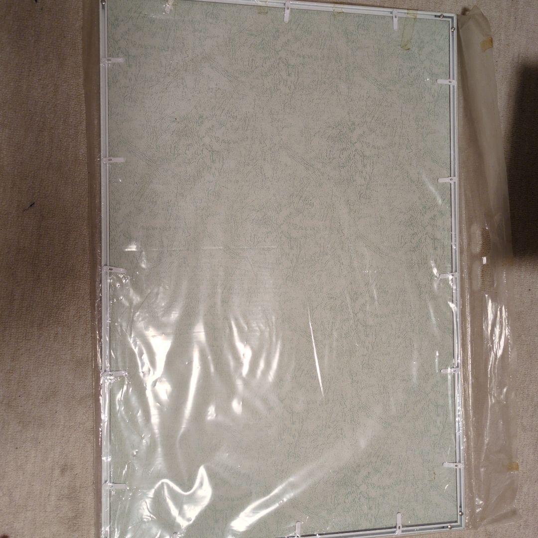 ジグソーパズル。暗闇で光る。