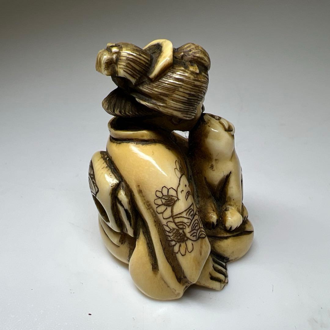 青堂在銘　極上女性に犬根付　24g 東Y8-0204☆2F