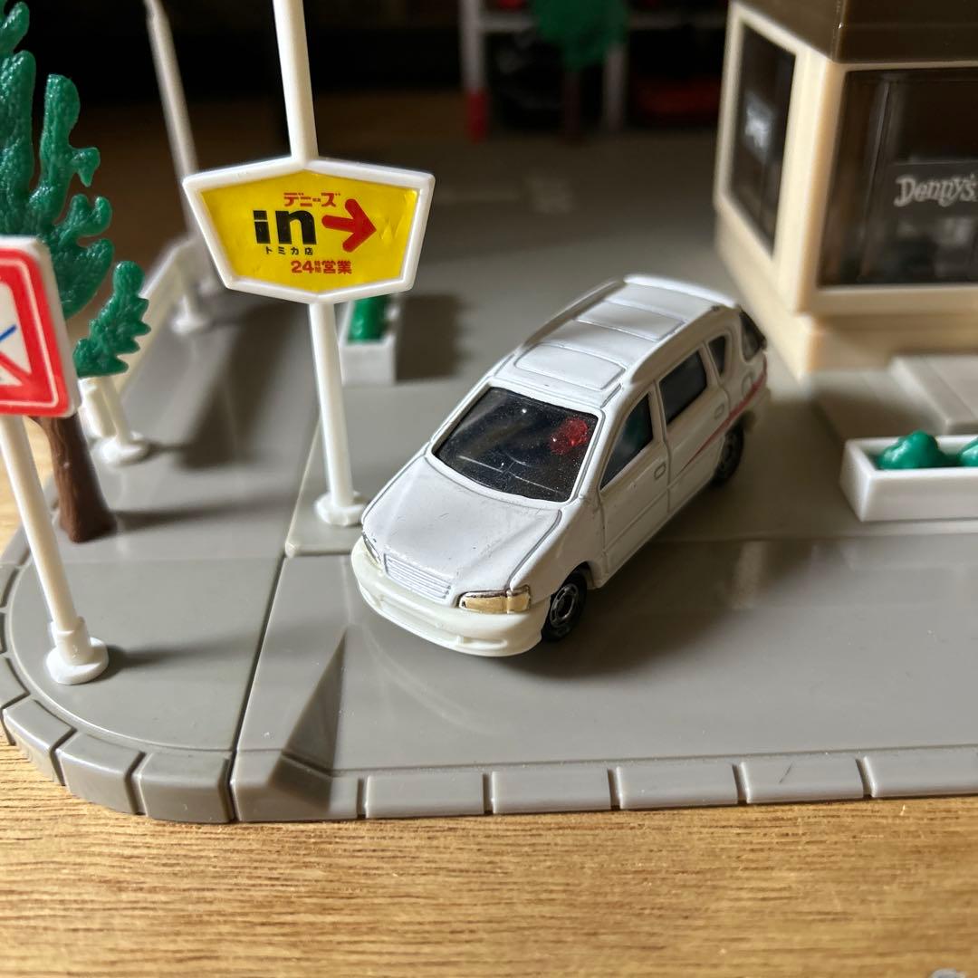 トミカタウン　デニーズ　点灯確認済み