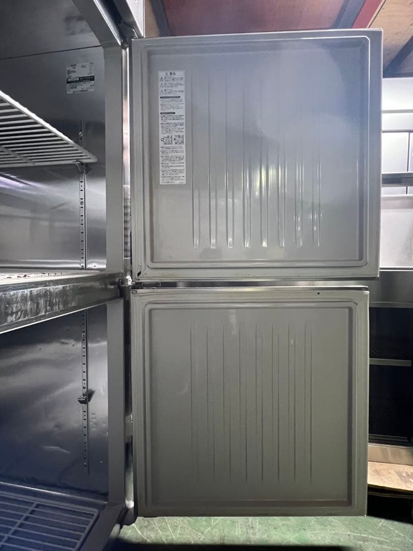 2001年 ホシザキ縦型冷蔵庫