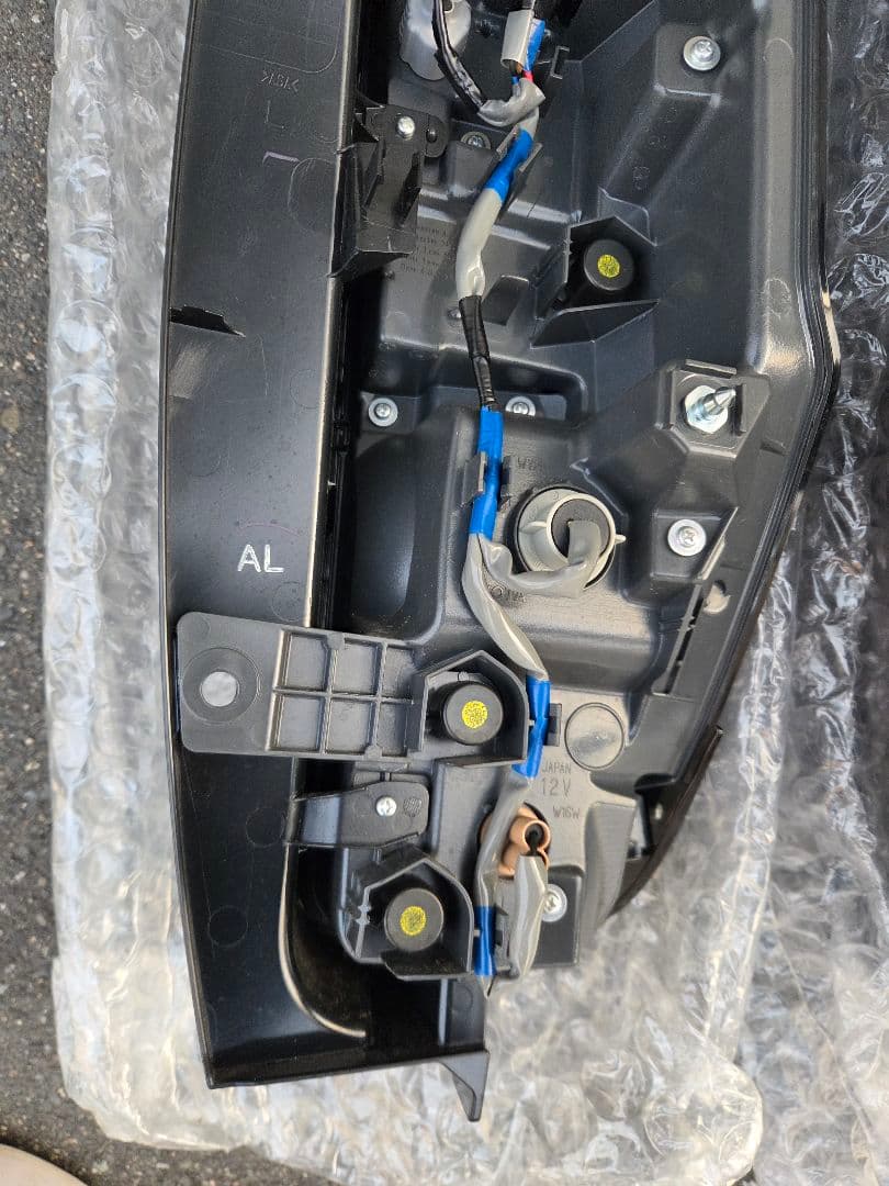 トヨタ　80系ノア後期　W×Blll テールランプ