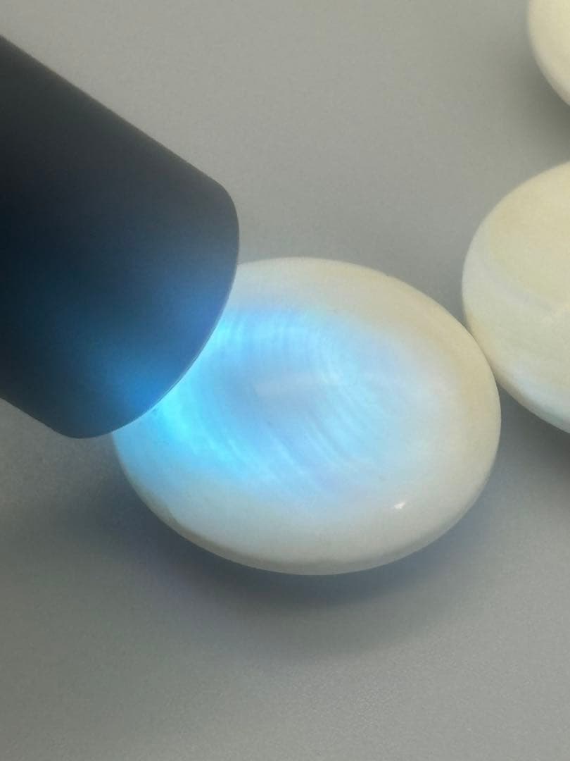 碁石　那智黒石　蛤碁石　厚み10㎜前後　36号？　桐箱入　白173個　黒179個