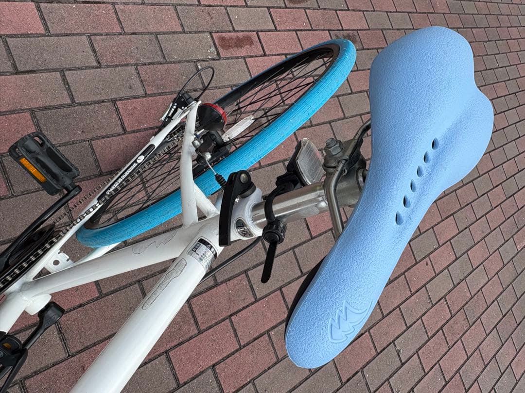 カラフル・クロスバイク(700c)関西圏内、個人配達致します。(交通費のみ)