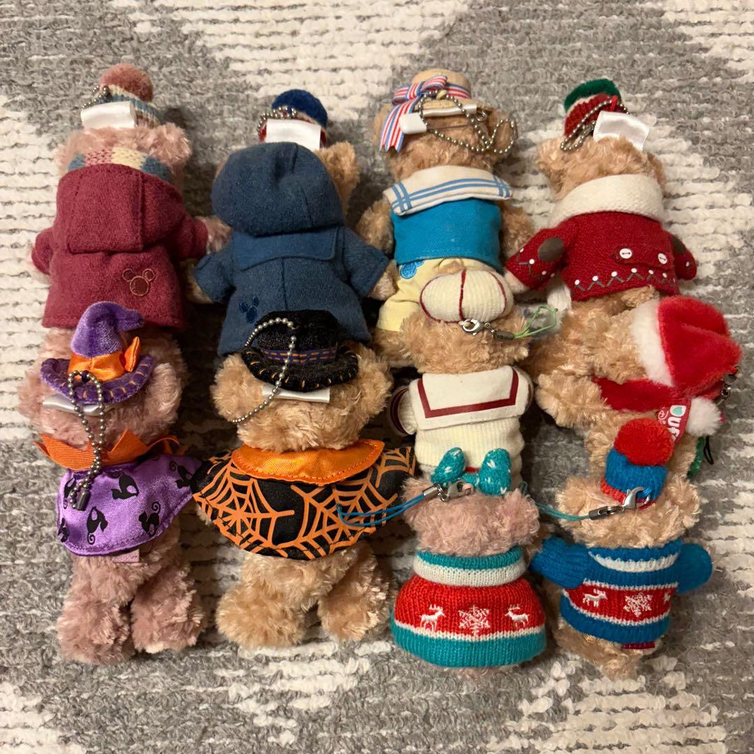 ダッフィーシェリーメイぬいぐるみバッジ・ぬいぐるみストラップ10体セット