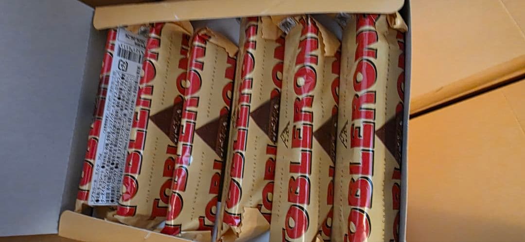 トブラローネ　ミルク　12本入り×12箱　チョコレート