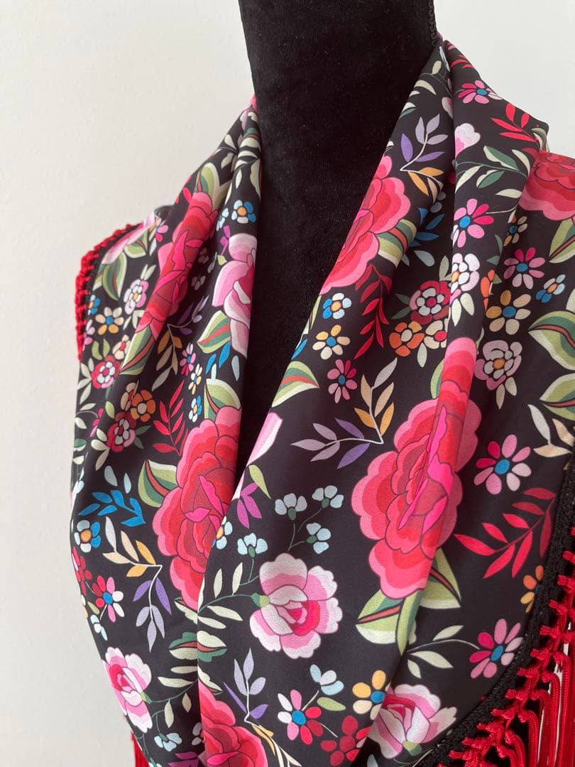 フラメンコ　マントンシージョ　ブラックマントン風花柄水玉　ダークレッドフレコ