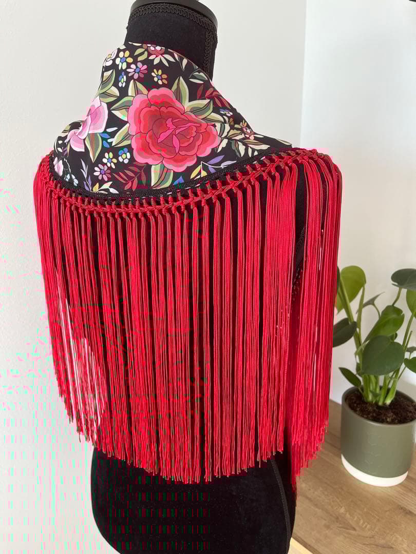 フラメンコ　マントンシージョ　ブラックマントン風花柄水玉　ダークレッドフレコ