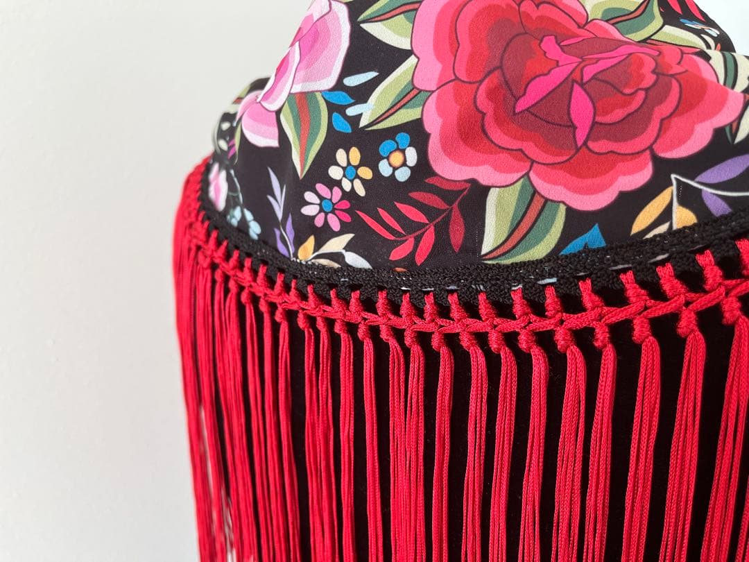 フラメンコ　マントンシージョ　ブラックマントン風花柄水玉　ダークレッドフレコ