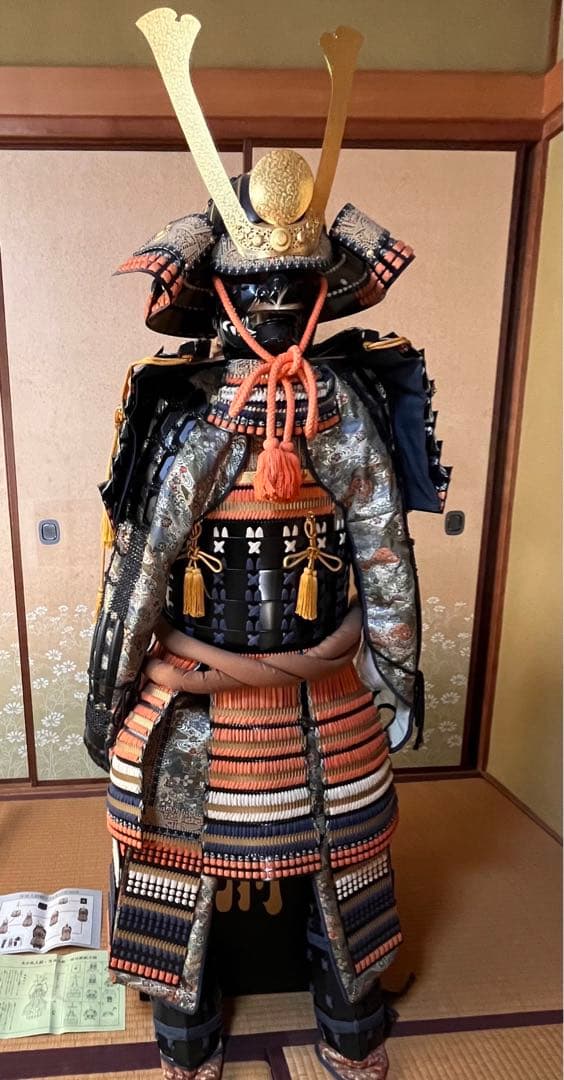 日本の武士 甲冑 鎧　伝統的デザイン