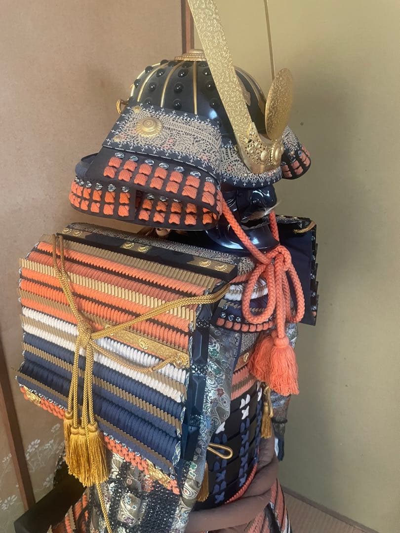 日本の武士 甲冑 鎧　伝統的デザイン