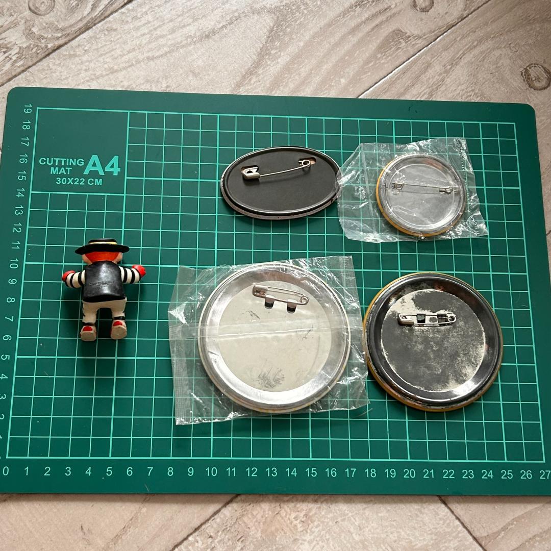 マクドナルド　フィギュア　缶バッジ　5点セット　ハンバーグラー　デッドストック