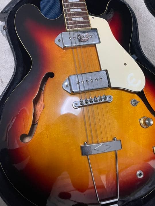 エピフォン　セミアコ