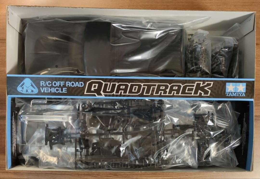 【未開封、未組立】タミヤ 1/10RC ランドフリーダー クワッドトラック