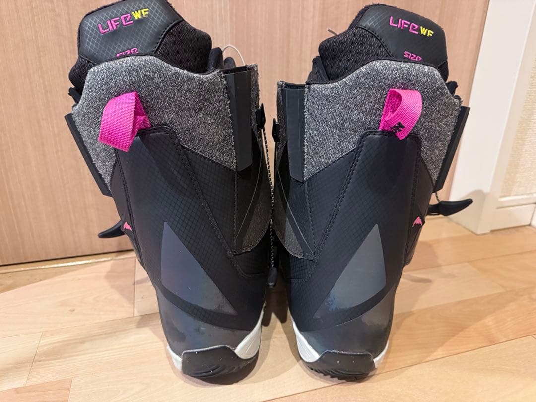 Burton LIFE WF ブラック/グレー スノーボードブーツ(女性用)