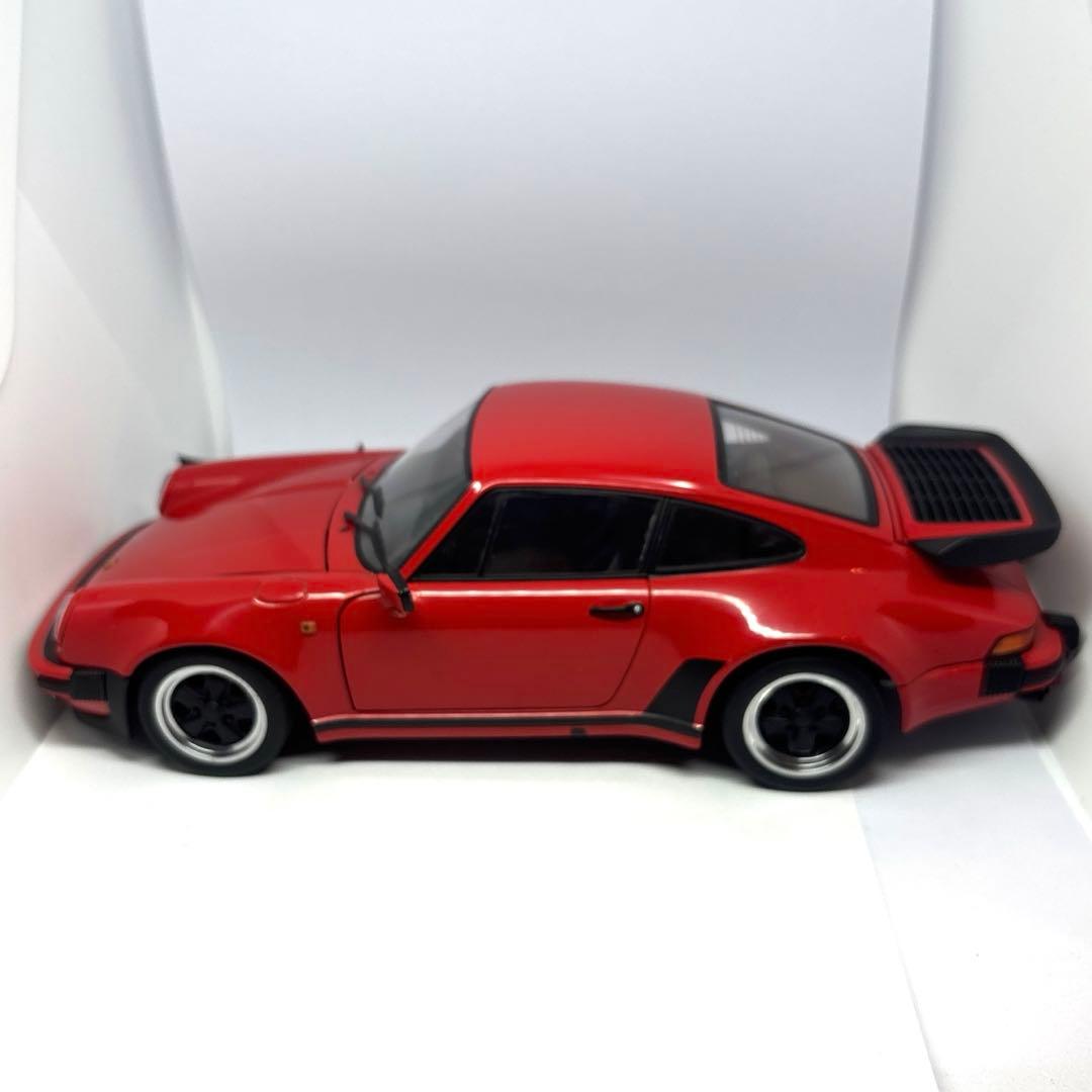 オートアート　ポルシェ911ターボ　930 AUTOart 1/18