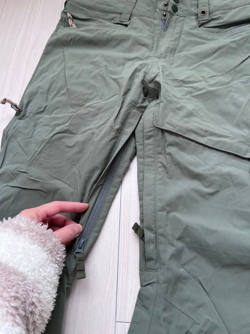スノーボード用パンツ オリーブグリーン [新品に近い]