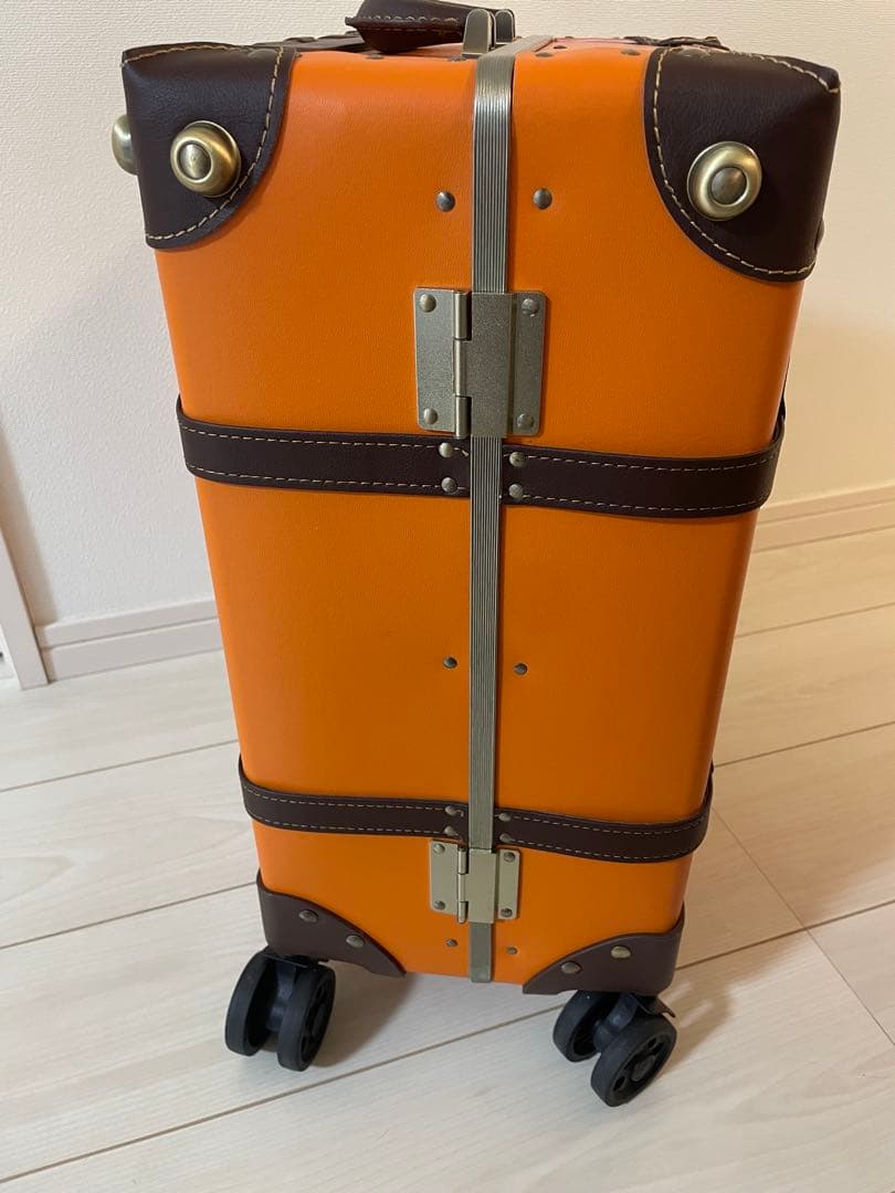 キャリーケース　トランク　スーツケース　オレンジ　旅行　おしゃれ　可愛い　高級