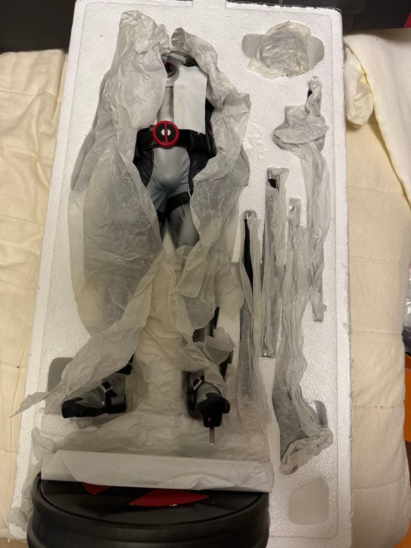 ❗️日々値下げ❗️サイドショウ　デッドプール1/4プレミアム　 X-フォース版