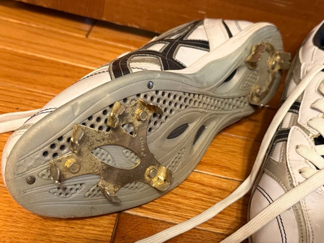 ASICS スパイクシューズ ホワイト/ブラック　27センチ