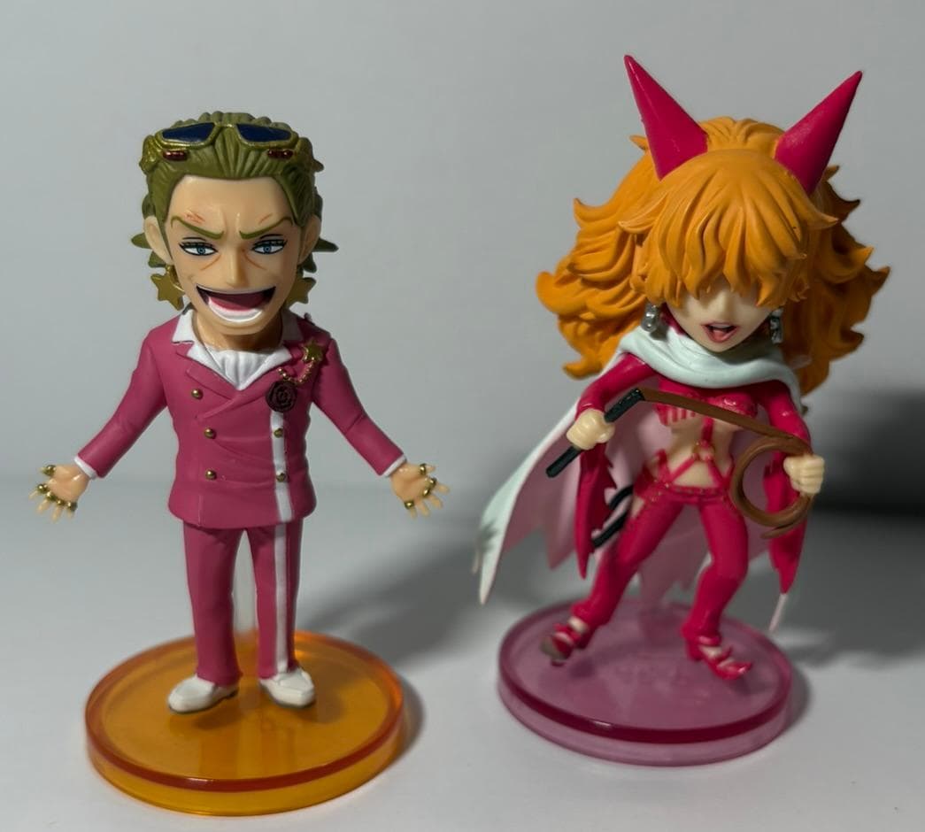 ワンピース ワールドコレクタブル 人気キャラ？11体セット　【中古、箱無し】