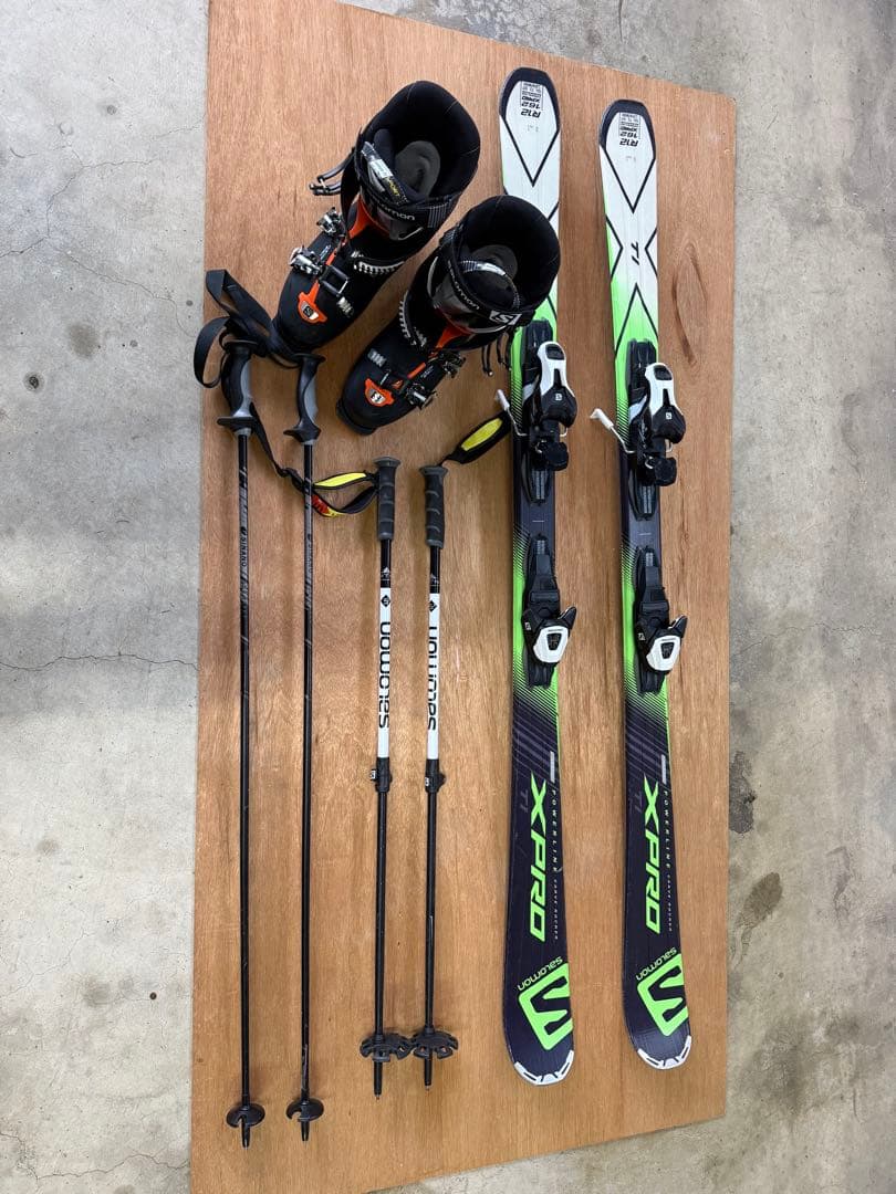 SALOMON カービングスキー4点セット 板・ビンディング・ブーツ・ストック