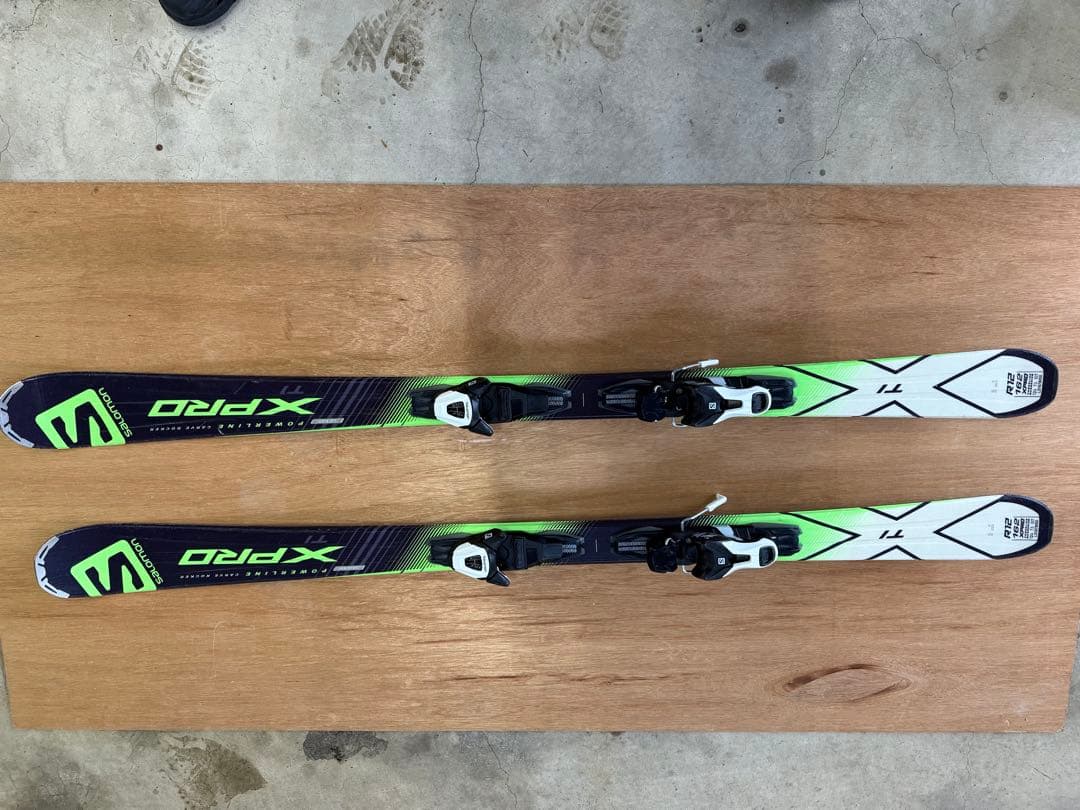 SALOMON カービングスキー4点セット 板・ビンディング・ブーツ・ストック