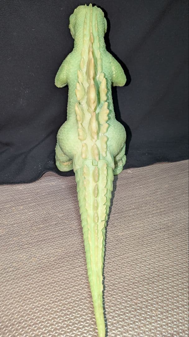 蓄光ゴジラ （ウロコゴジラ）３００体限定172/300フィギュア 約30cm 緑