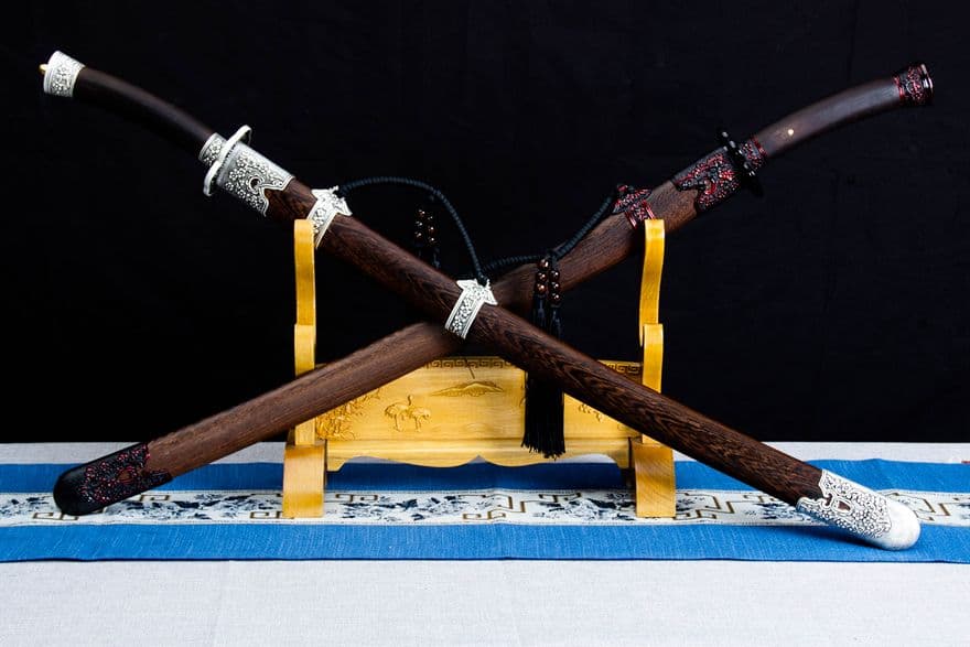 古兵器  武具　刀装具　日本刀　模造刀   居合刀 清刀 1本