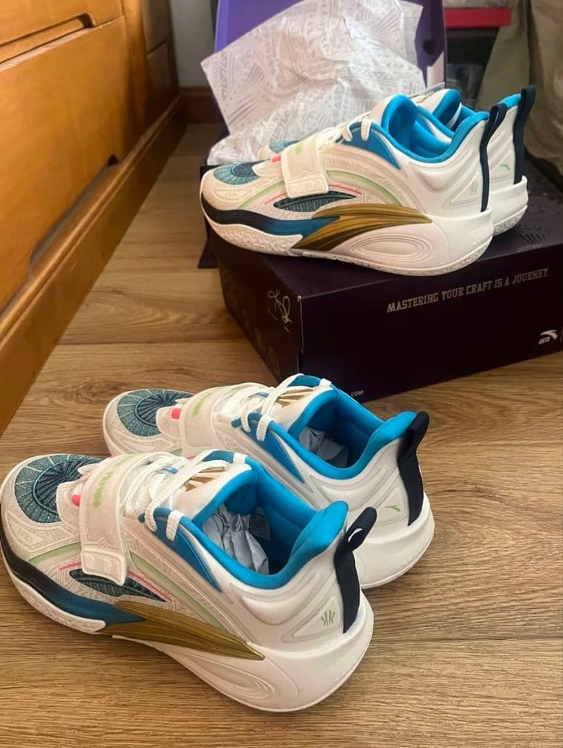 海外限定Kyrie1 バスケットボールシューズ US9.5／27cm