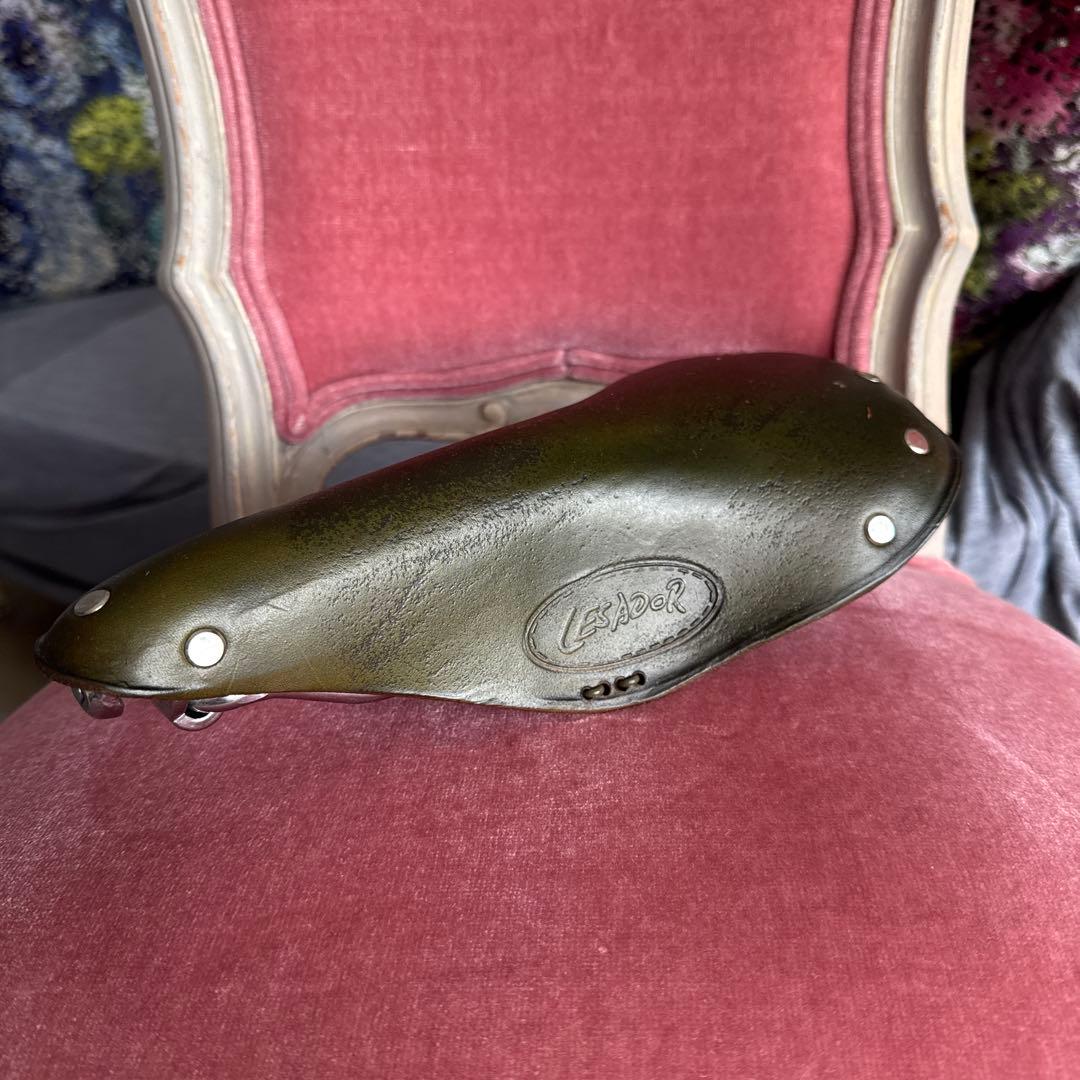 LESADOR デッドストック品　本革ダークグリーン サドル