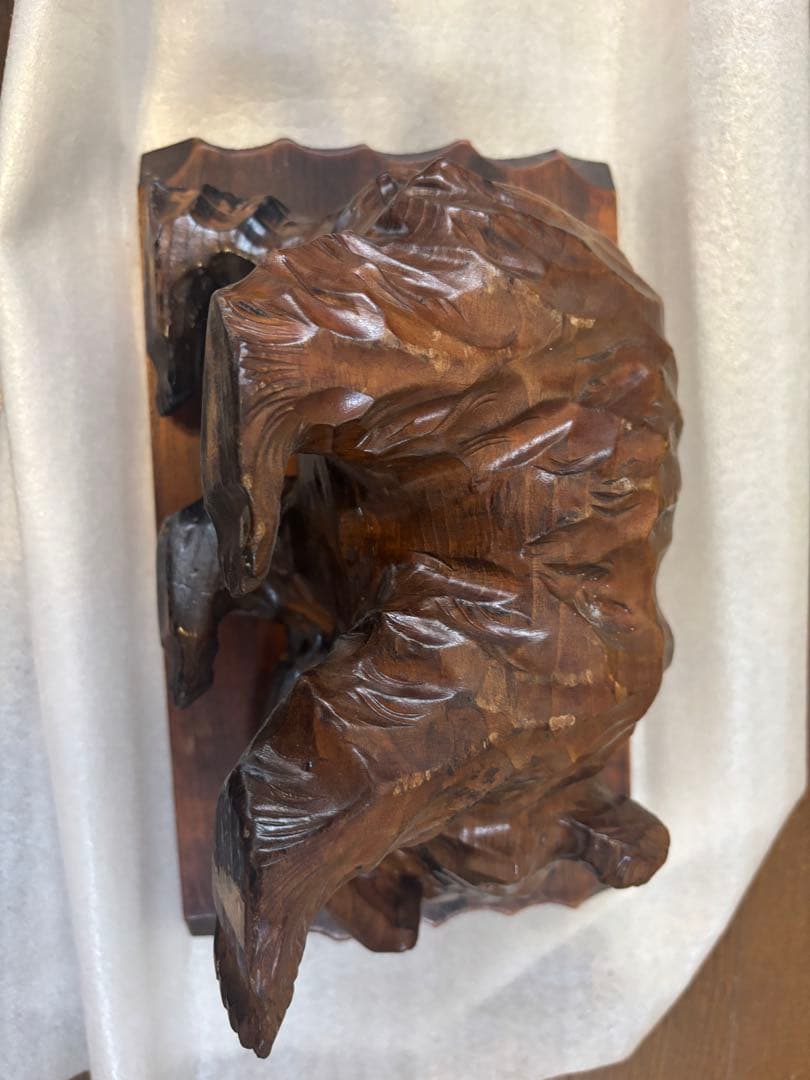 木製クマと魚の彫刻 約30cm