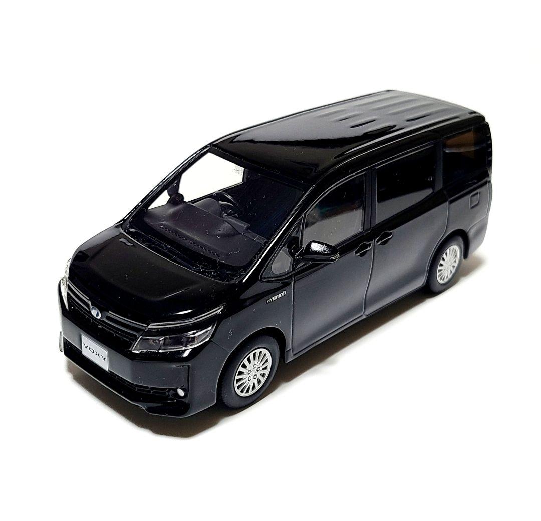 トヨタ 80系 ヴォクシー カラーサンプル