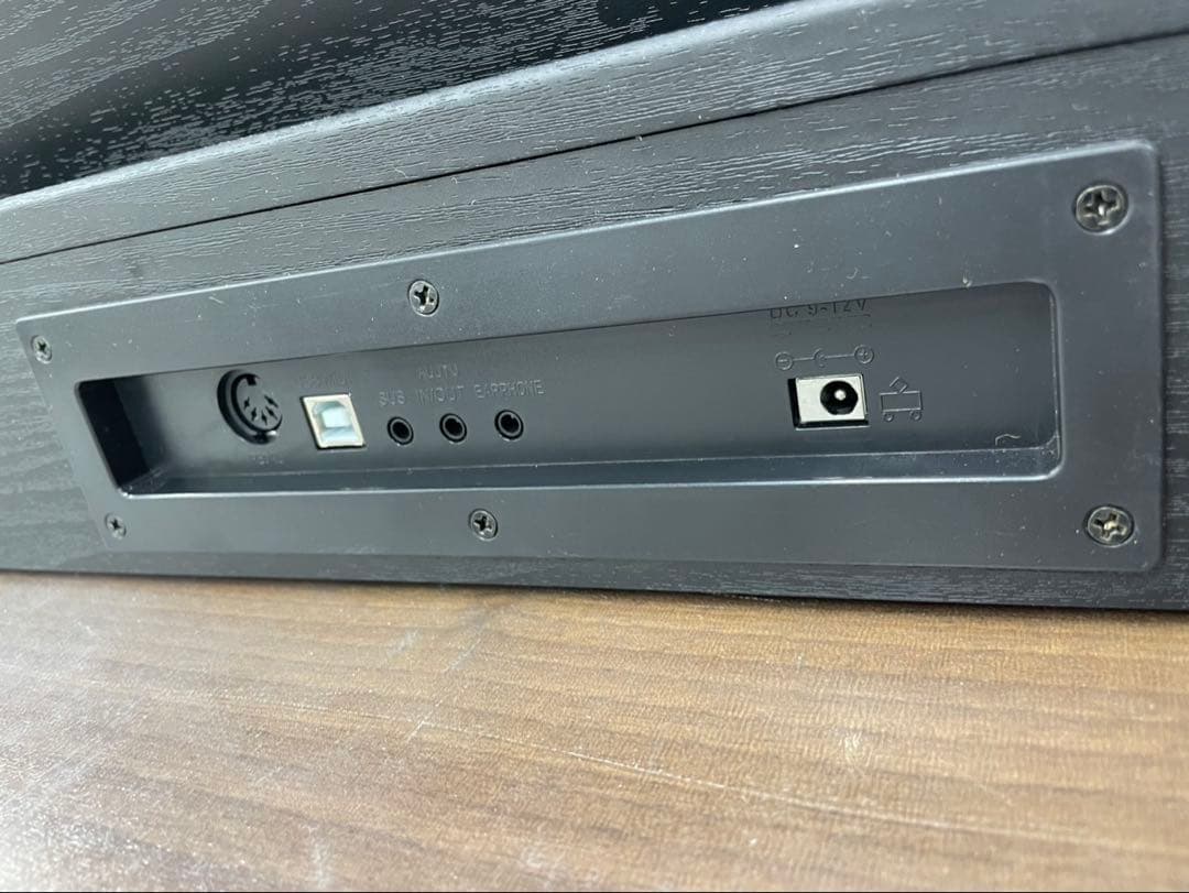 電子ピアノ88鍵盤　給電タイプ　木目調ボディ　ブラック