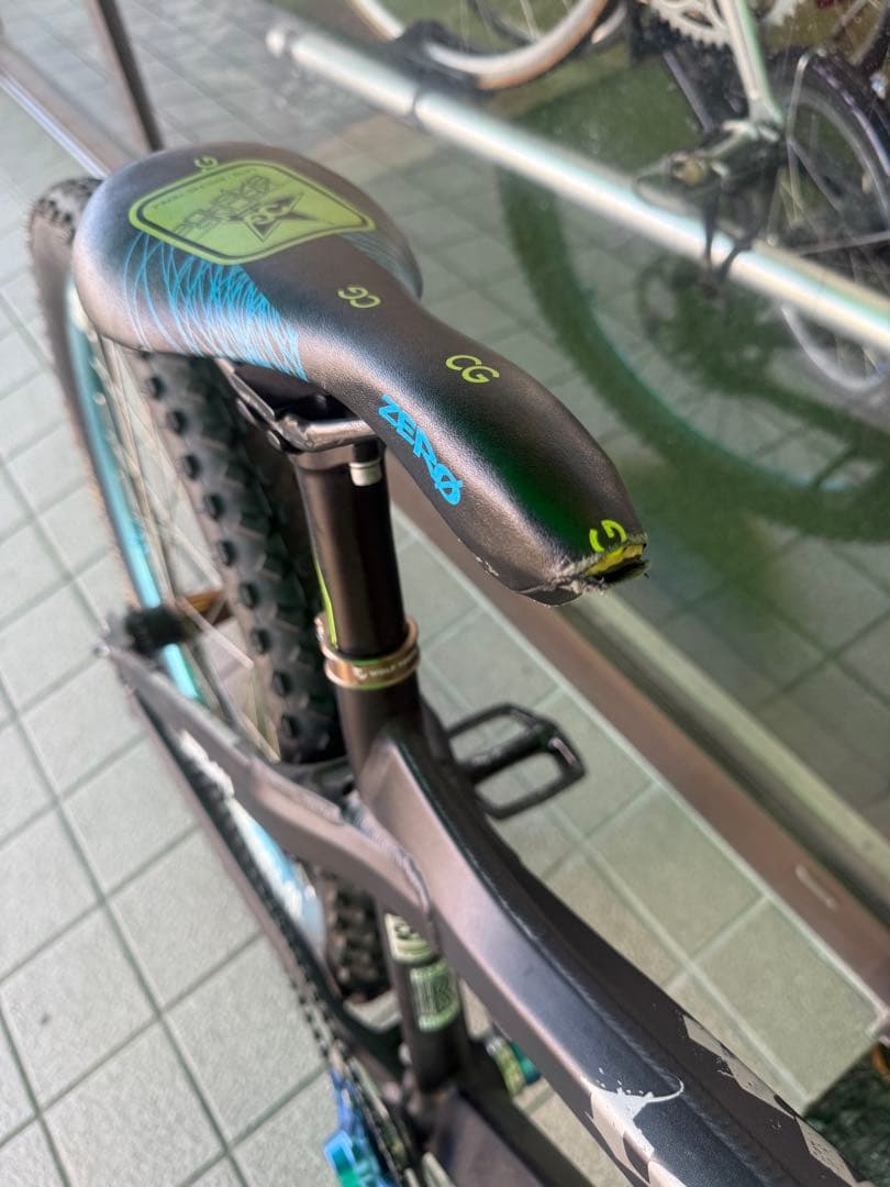 INTENSE TAZER HT ダートジャンプ　カスタム