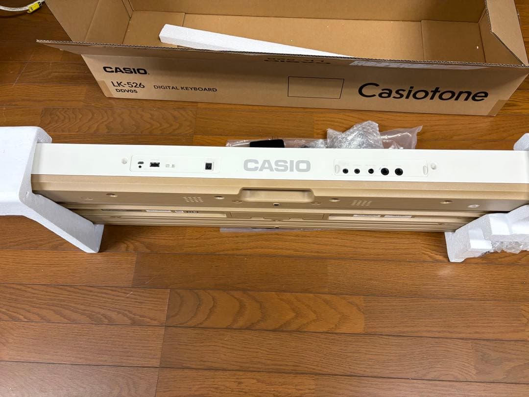 CASIO 電子ピアノ LK-526 2022年製