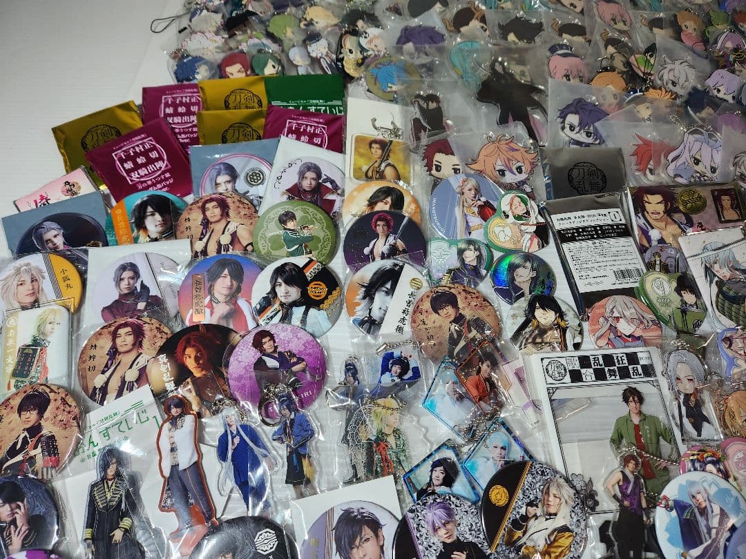 680点以上 刀剣乱舞 グッズ まとめ売り 缶バッジ ラバスト アクスタ等