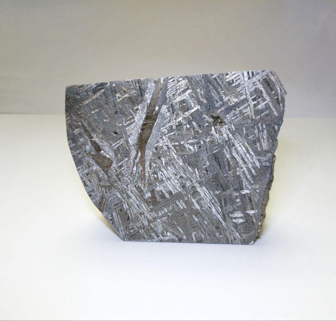 アルタイ隕石 737g 標本 鉄隕石 〈検索ワード ギベオン イミラック〉